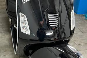 Vespa Gts 125