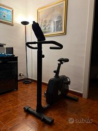 Cyclette autoalimentata Domyos EB 520