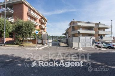 BOX AUTO DOPPIO VIA MARIO FASULO 1, ROMA.