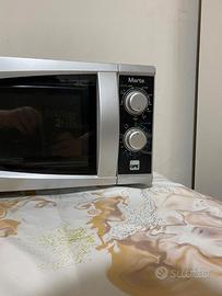 Forno a microonde combinato DPE