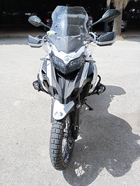 Moto Benelli trk 502