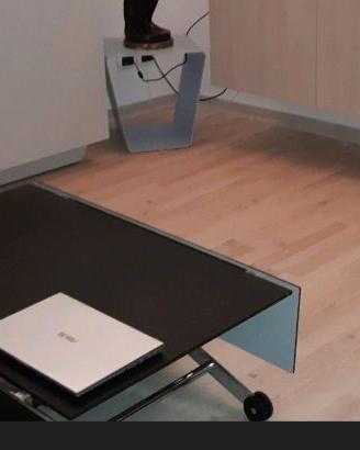 Tavolo vetro nero e acciaio di design