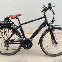 e bike (bici elettrica a pedalata assistita)