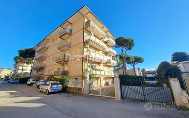 Appartamento a 100 mt al Mare con Box Auto.