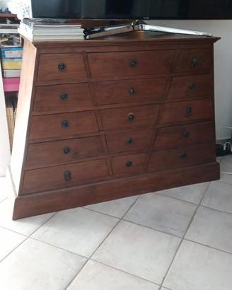 Madia etnica in legno