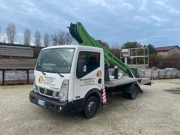Nissan Cabstar 35.12 con Piattaforma Aerea Comet