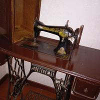 MACCHINA DA CUCIRE- SINGER