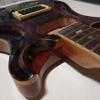 chitarra elettrica in stile prs