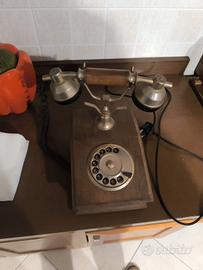 telefono da tavolo vintage in legno
