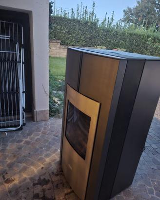 Stufa a pellet CLAM Niagara 22 kW