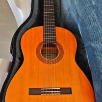 Chitarra C-40 Yamaha con custodia