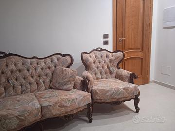 Divano stile classico in legno massello – appena t