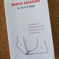 Libro Io, te e il mare di Marzia Sicignano
