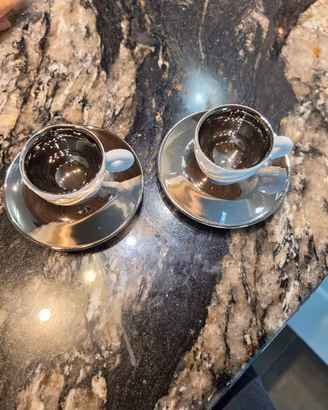 servizio tazze da collezione IllY