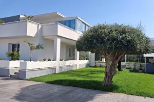 Luxury villa a carini villa bifamiliare