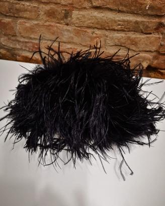 Cappello in piume di struzzo 