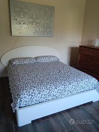 Struttura letto matrimoniale con contenitore 