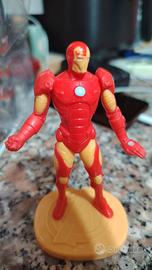 Iron Man Kinder Sorpresa Maxi Marvel con base
