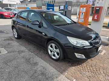 Opel Astra 1.4 100CV 5 porte GPL con 236.000km Neo