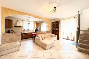 4 LOCALI A LA LOGGIA