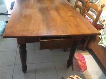 Tavolo in noce fine 800