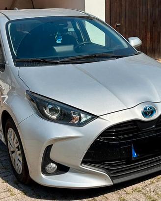 TOYOTA Yaris Hybrid