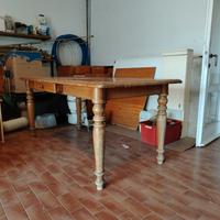 Tavolo in legno