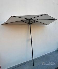 Ombrellone semicircolare