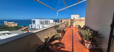 Prestigioso attico vista mare nel cuore di Alghero