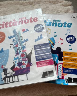2 libri di musica che si usano in tutti i 3 anni