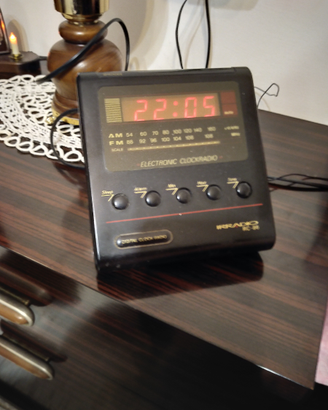 Radiosveglia vintage Irradio e Grundig