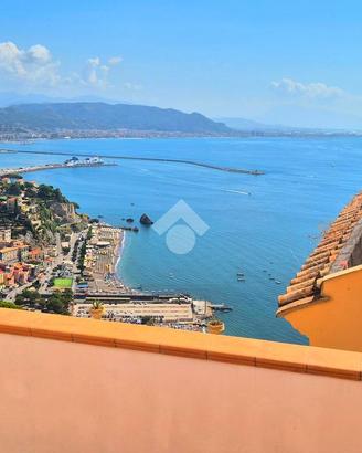 3 LOCALI A VIETRI SUL MARE
