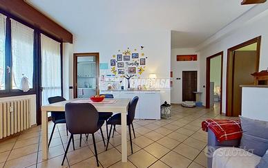 QUADRILOCALE CON BALCONI IN SEMICENTRO!!!