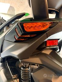 Cover fari e frecce BCD per Xmax