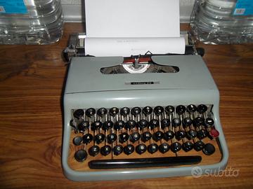 macchina da scrivere lettera22 con@