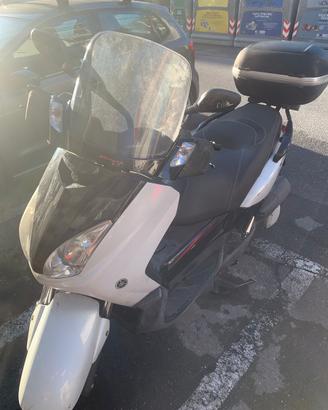 Yamaha x max 250