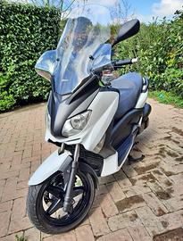 YAMAHA XMAX 250