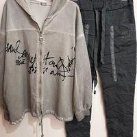 Completo felpa e pantaloni
