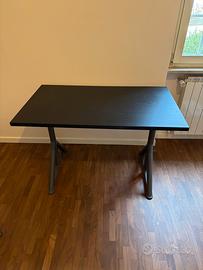 Scrivania idasen IKEA 120x70