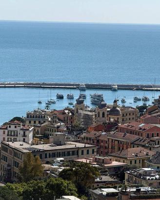Villa di 350 m² con più di 5 locali e box auto a S