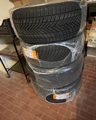 Pneumatici nuovi all seasons