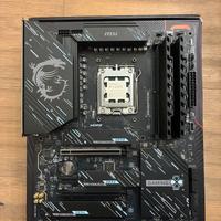 Blocco MSI X870E + Ryzen 7 7800X3D + 32GB DDR5