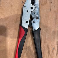 Pinza per capicorda