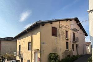 Immobile in asta di 401 m² con 4 locali a Camino