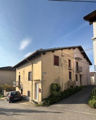 Immobile in asta di 401 m² con 4 locali a Camino