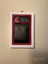 portafoglio e portachiavi tommy hilfiger