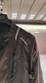 Giubbotto e pantalone per moto