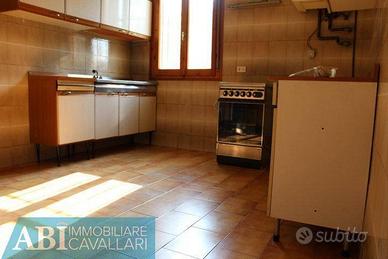 Casa indipendente di 198 m² con più di 5 locali e 