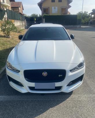 Jaguar xe awd 2.0 r sport