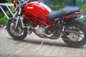 ducati monster anno 2007 cilindrata 1000